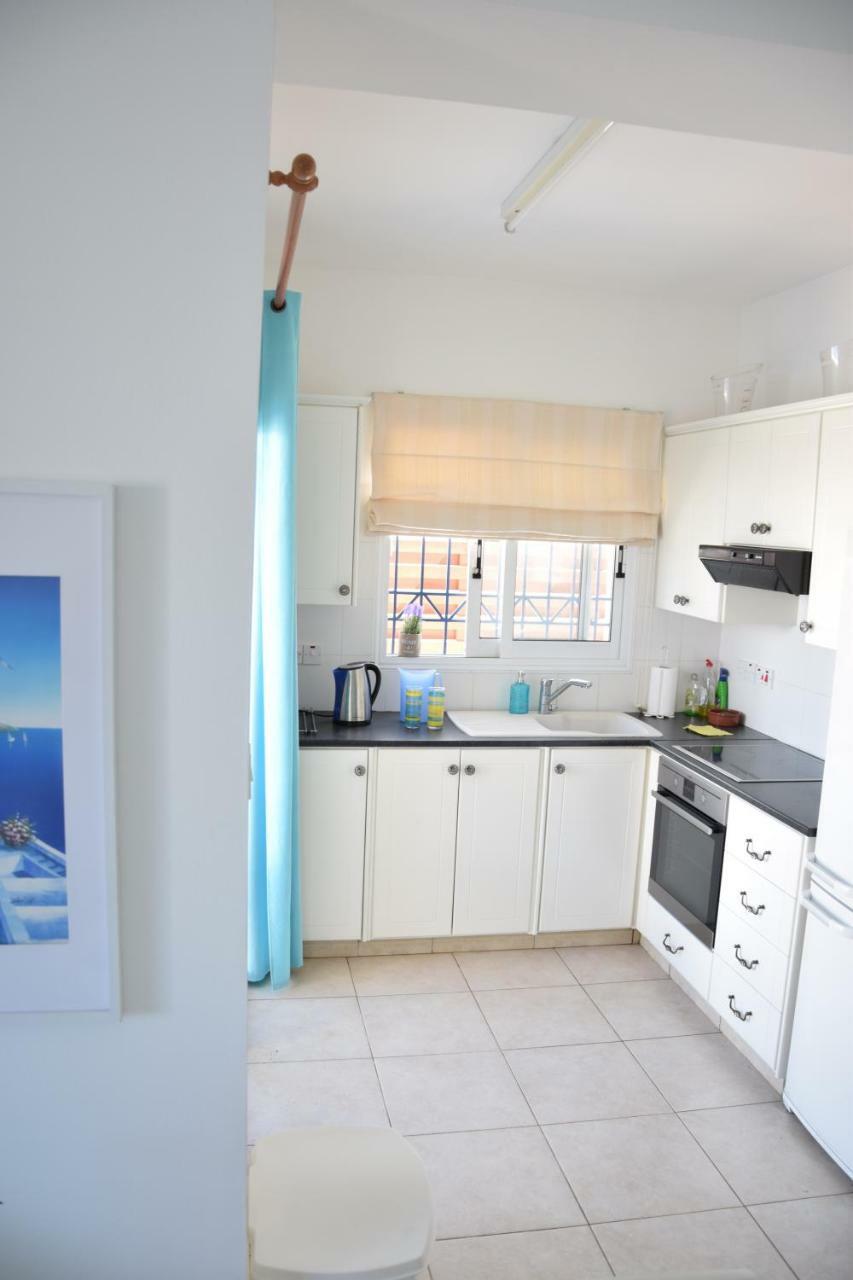 Sol Y Mar Malama Villa Paralimni Exterior foto